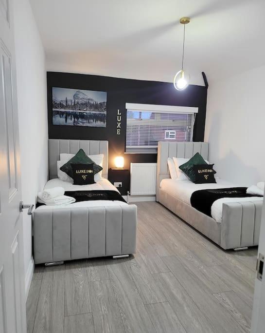 Luxury, 4 Bedroom House, Free Parking, 博勒姆伍德 外观 照片