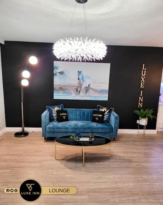 Luxury, 4 Bedroom House, Free Parking, 博勒姆伍德 外观 照片