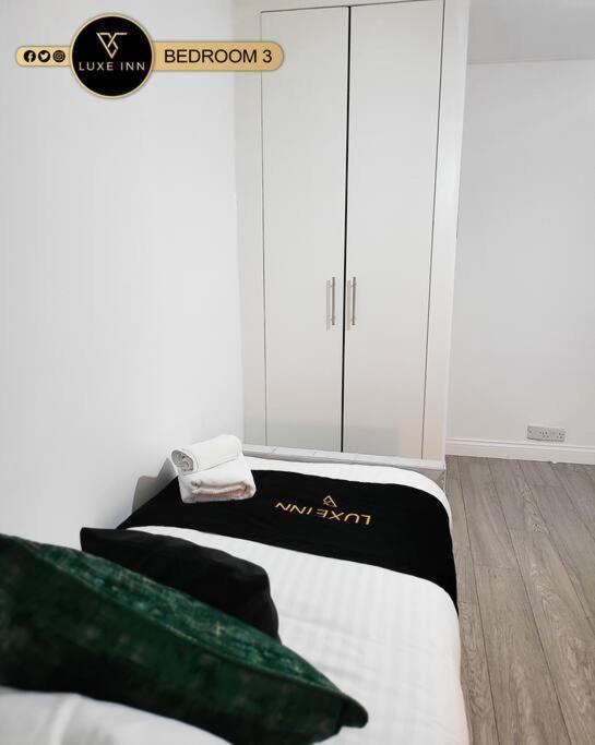Luxury, 4 Bedroom House, Free Parking, 博勒姆伍德 外观 照片