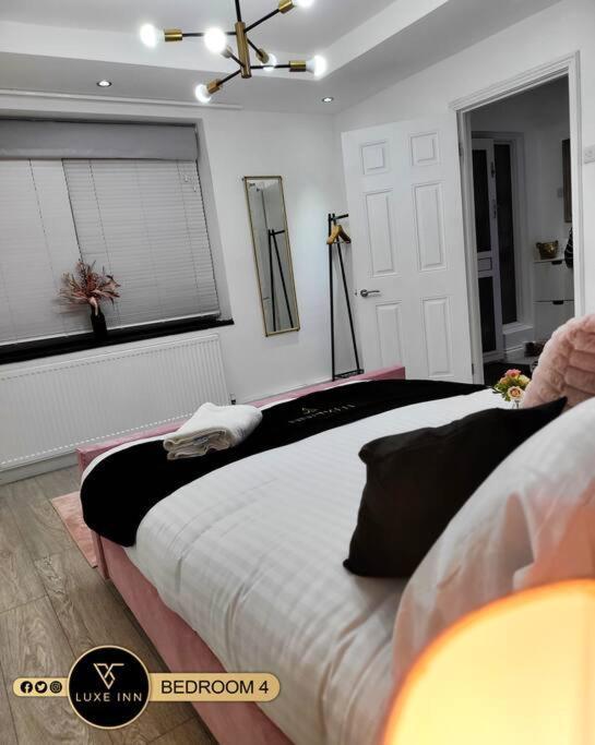 Luxury, 4 Bedroom House, Free Parking, 博勒姆伍德 外观 照片