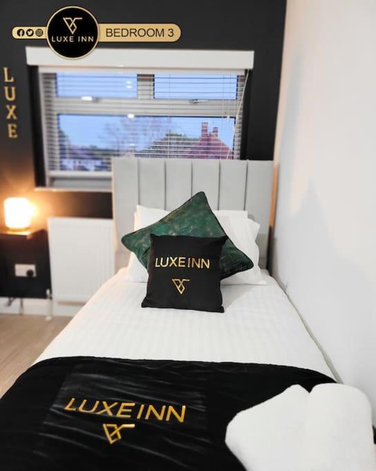Luxury, 4 Bedroom House, Free Parking, 博勒姆伍德 外观 照片