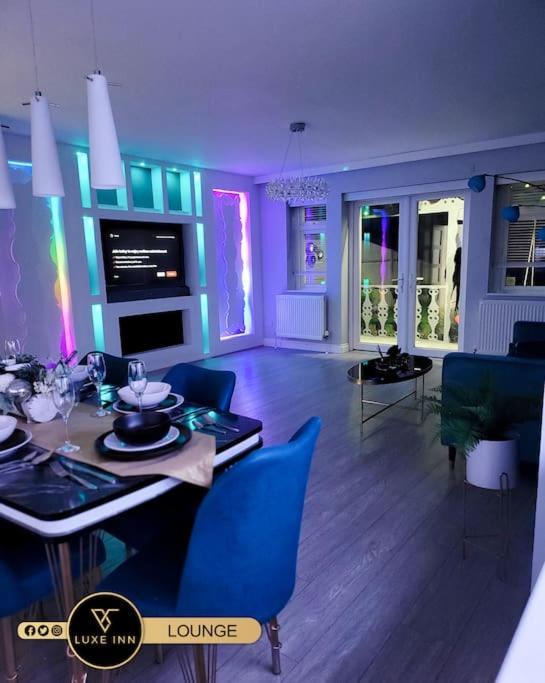 Luxury, 4 Bedroom House, Free Parking, 博勒姆伍德 外观 照片