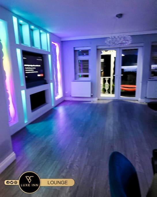 Luxury, 4 Bedroom House, Free Parking, 博勒姆伍德 外观 照片