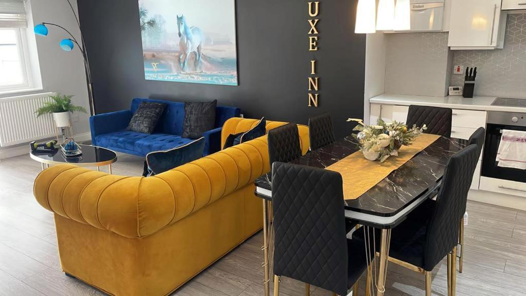Luxury, 4 Bedroom House, Free Parking, 博勒姆伍德 外观 照片